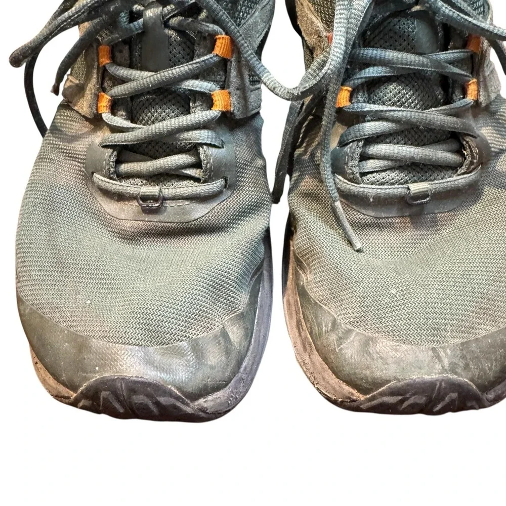 Topo brand athletic